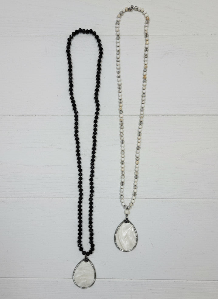 Black Glass Crystal Shell -necklace