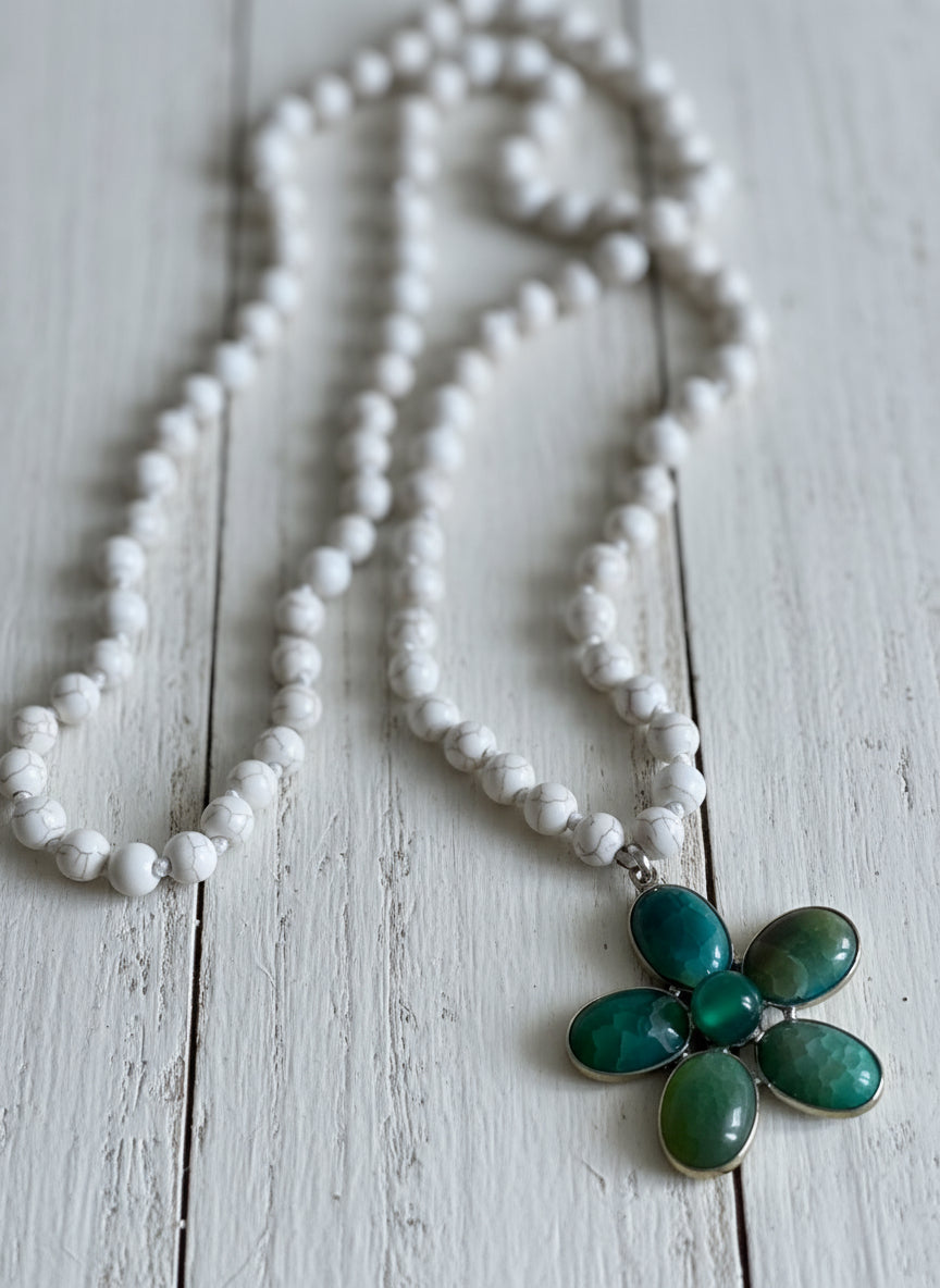 Howlite Dream -necklace