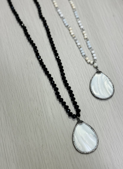 Black Glass Crystal Shell -necklace