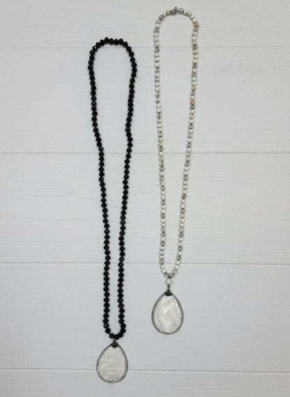 Black Glass Crystal Shell -necklace