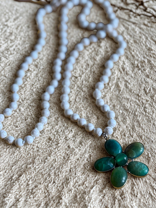 Howlite Dream -necklace