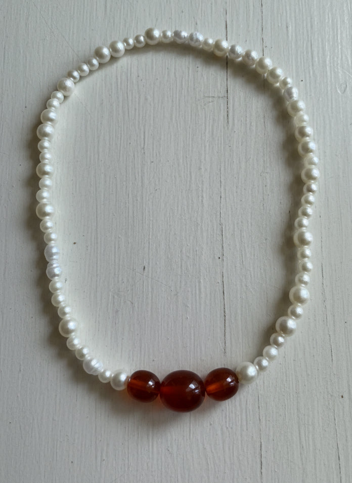 Amber Freshwater Pearl -necklace