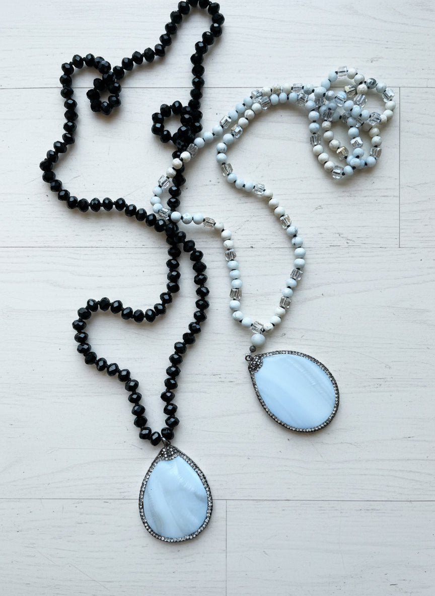 Black Glass Crystal Shell -necklace